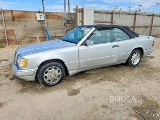 MERCEDES-BENZ E 320