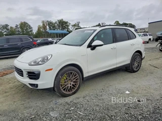 PORSCHE CAYENNE SE HYBRID PLATINUM