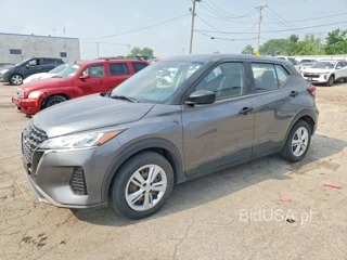 NISSAN KICKS S