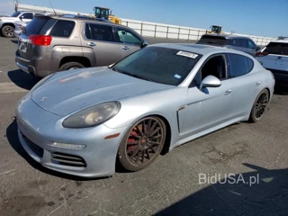 PORSCHE PANAMERA S