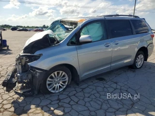 TOYOTA SIENNA XLE 8-PASSENGER