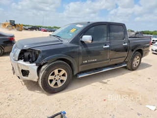 NISSAN TITAN SV