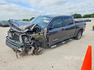 TOYOTA TUNDRA CREWMAX SR5