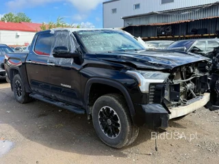 TOYOTA TUNDRA CREWMAX LIMITED