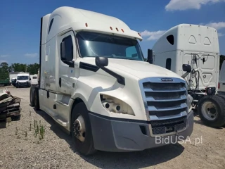 FREIGHTLINER CASCADIA 126