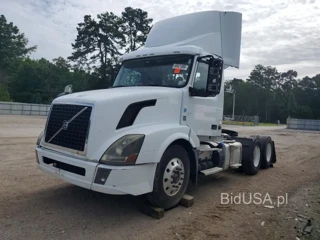 VOLVO VNL