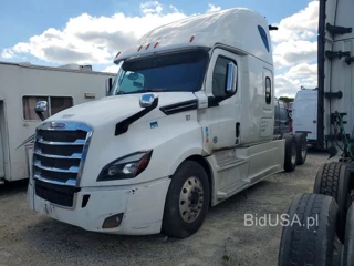 FREIGHTLINER CASCADIA 126