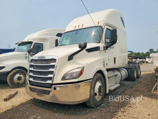 FREIGHTLINER CASCADIA 126