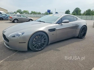 ASTON MARTIN V8 VANTAGE