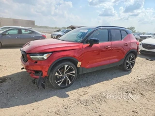 VOLVO XC40 T5 R-DESIGN