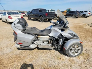 CAN-AM SPYDER ROADSTER RTS
