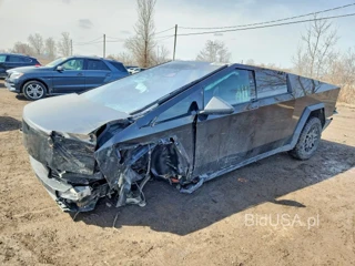 TESLA CYBERTRUCK
