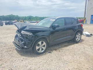 VOLVO XC40 T5 MOMENTUM