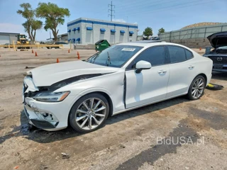 VOLVO S60 T5 MOMENTUM