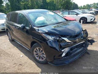 TOYOTA TOYOTA SIENNA LE
