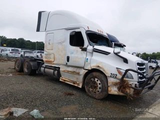 FREIGHTLINER FREIGHTLINER NEW CASCADIA 126