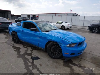 FORD FORD MUSTANG V6 PREMIUM