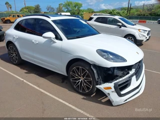 PORSCHE PORSCHE MACAN T