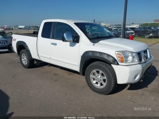 NISSAN NISSAN TITAN SE