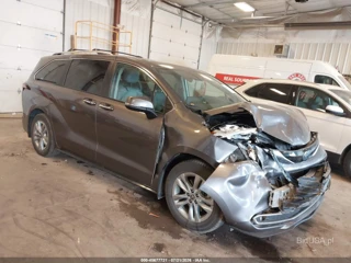 TOYOTA TOYOTA SIENNA LIMITED