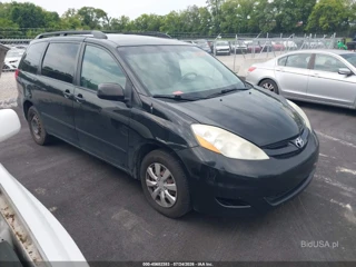 TOYOTA TOYOTA SIENNA LE