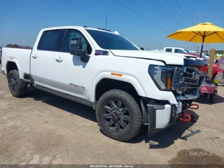 GMC SIERRA 2500HD 4WD  STANDARD BED AT4
