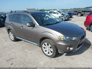MITSUBISHI MITSUBISHI OUTLANDER SE