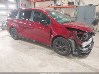 TOYOTA TOYOTA SIENNA XSE