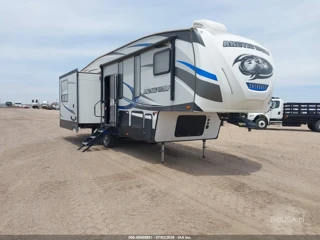 FOREST RIVER FOREST RIVER CHEROKEE 30' 5TH WHEEL