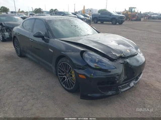 PORSCHE PORSCHE PANAMERA 4