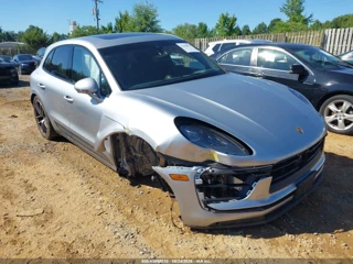PORSCHE PORSCHE MACAN T
