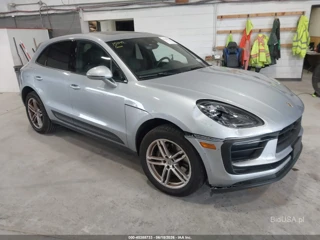PORSCHE PORSCHE MACAN T