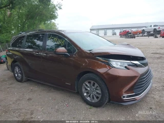 TOYOTA TOYOTA SIENNA XLE