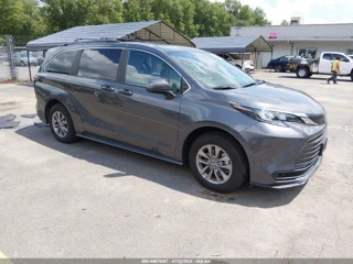 TOYOTA TOYOTA SIENNA LE