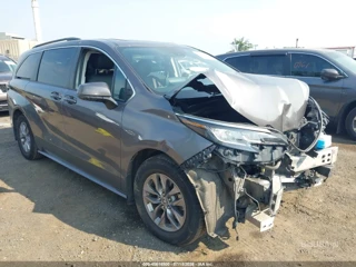 TOYOTA TOYOTA SIENNA LE