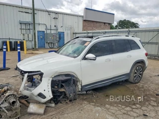 MERCEDES-BENZ GLB 250
