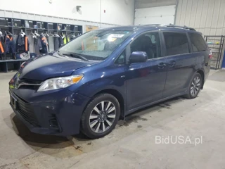 TOYOTA SIENNA LE 7-PASSENGER