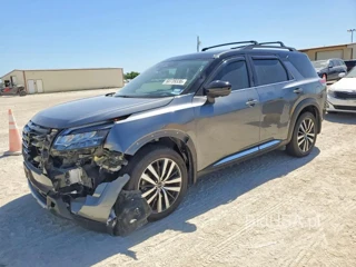 NISSAN PATHFINDER PLATINUM