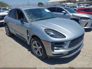 PORSCHE PORSCHE MACAN