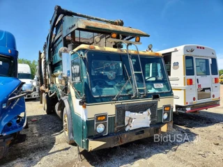 MACK LEU613