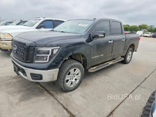 NISSAN TITAN SV