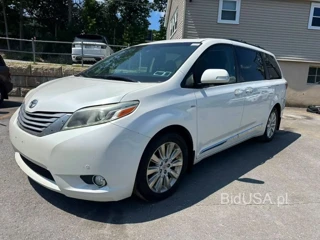 TOYOTA SIENNA LIMITED PREMIUM 7-PASSENGER