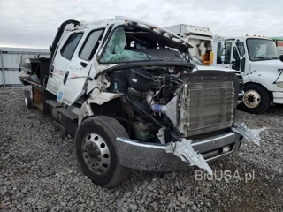 FREIGHTLINER M2