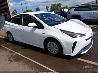 TOYOTA TOYOTA PRIUS LE