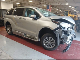 TOYOTA TOYOTA SIENNA XLE