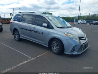 TOYOTA TOYOTA SIENNA XLE 8 PASSENGER