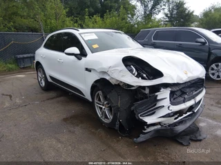 PORSCHE PORSCHE MACAN