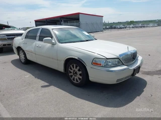LINCOLN LINCOLN TOWN CAR SIGNATURE LIMITED