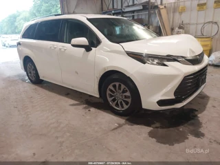 TOYOTA TOYOTA SIENNA LE