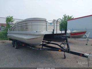BENNINGTON BENNINGTON PONTOON